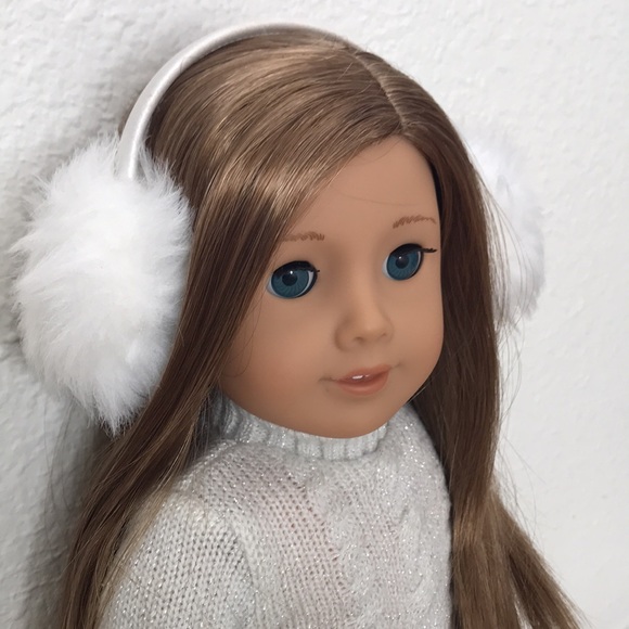 American Girl Other - American girl doll 2017, 18“. Exquisitely dressed with accessory. Beautiful
